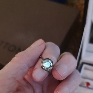 Fragrant Jewels Silver Ring with Sparkling Gem